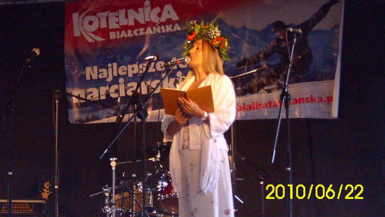 "Wiecz�r Kupa�y". Koncert w Radiu Krak�w prowadzi�a Anna Sza�apak (by�a "S�owianka").