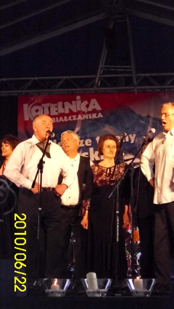 Duet: Zenek Krukowiecki i Krzysztof Niewiara  w piosence chorwackiej "Lojtra", na koncercie "Pras�owianek w Radiu Krak�w.