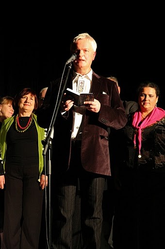 Organizator i prowadzcy koncert - Zygmunt Adamkiewicz . Fot. ukasz Majer.