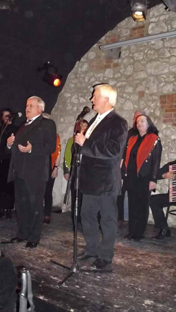 MOLIERE ul. Szewska 4 w Krakowie - koncert PRAS�OWIANEK. Duet Adamkiewicz�w.