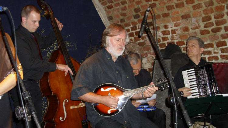 Orkiestra podczas wystpu Prasowianek w Loch Camelot - 8 maja, 2011 roku.