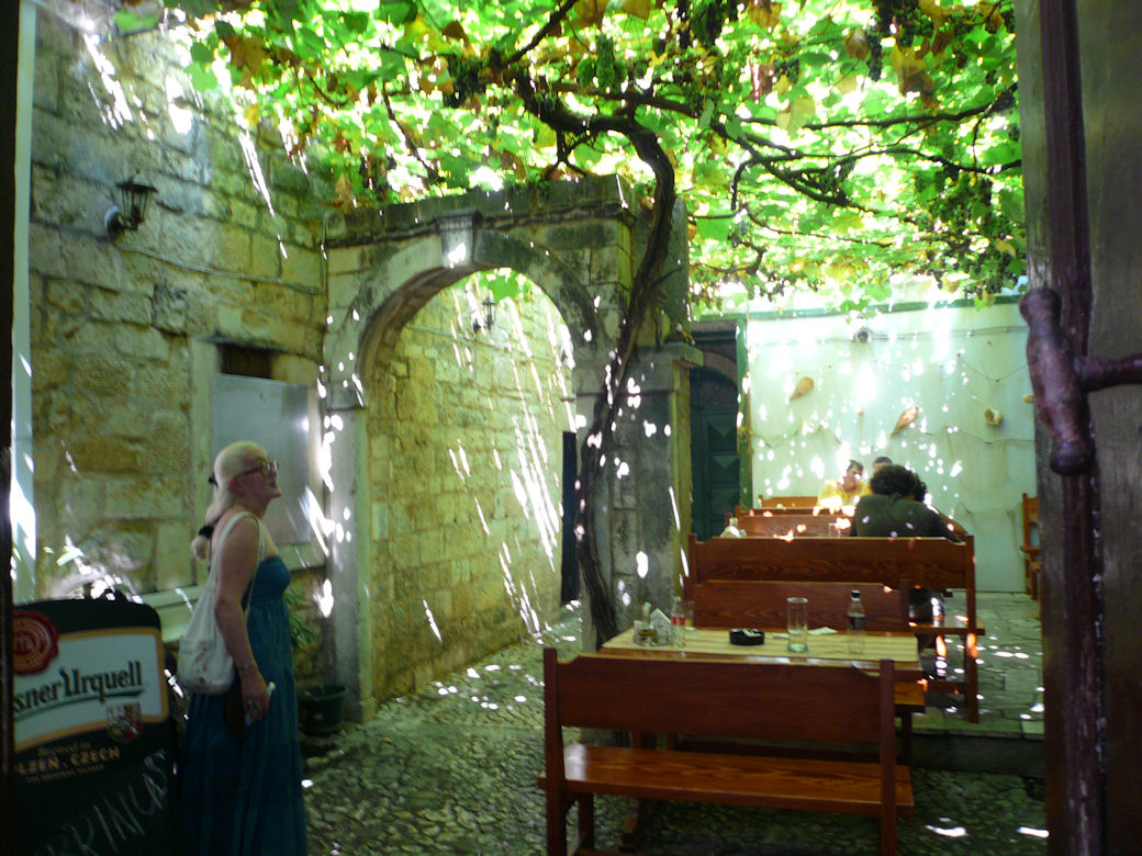 Trogir (2009) - jedna z 1000 kawiarenek