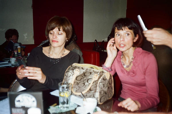 Klub "Pod Jaszczurami". Danu�ka Samitowska z lewej.